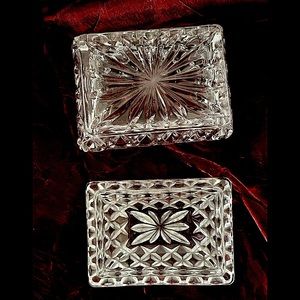 Exquisite Etched cut flower 🌸 crystal domed rectangular trinket case 3 X 2 1/2”